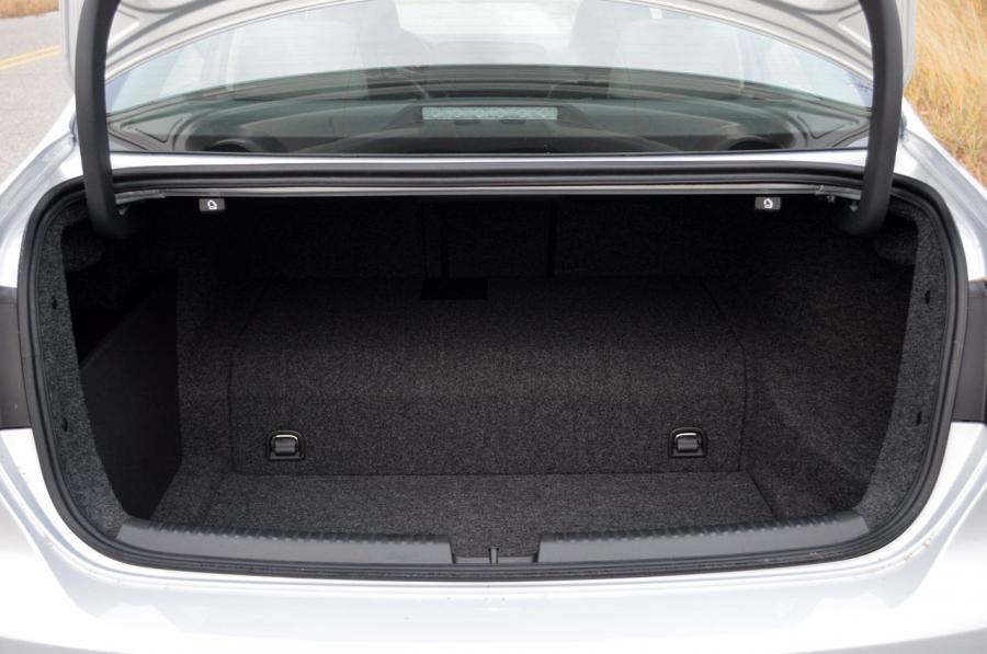  Volkswagen Jetta Hybrid 2012 года  (фото 103 из 133)